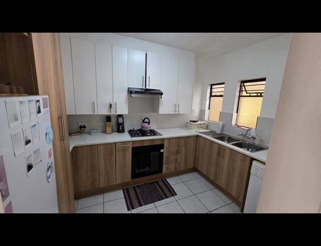 3 BEDROOM TOWNHOUSE FOR SALE IN SINOVILLE